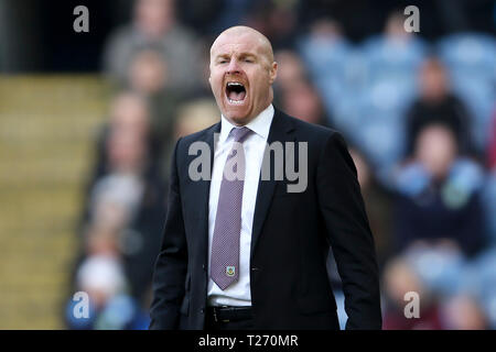 Burnley, Regno Unito. Il 30 marzo 2019. Burnley Manager Sean Dyche grida ai suoi giocatori. Premier League, Burnley v Wolverhampton Wanderers a Turf Moor a Burnley, Lancashire, sabato 30 marzo 2019. Questa immagine può essere utilizzata solo per scopi editoriali. Solo uso editoriale, è richiesta una licenza per uso commerciale. Nessun uso in scommesse, giochi o un singolo giocatore/club/league pubblicazioni. pic da Chris Stading/Andrew Orchard fotografia sportiva/Alamy Live news Credito: Andrew Orchard fotografia sportiva/Alamy Live News Foto Stock