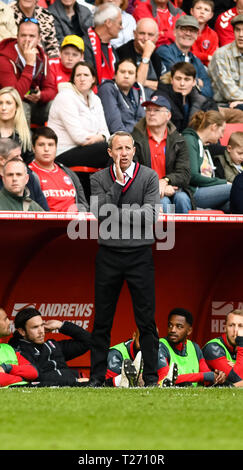 La Valle di Londra, Inghilterra, Regno Unito. Il 30 marzo 2019. Lee Bowyer manager di Charlton Athleticduring il cielo EFL scommettere League 1 match tra Charlton Athletic e Bradford City a valle, Londra, Inghilterra il 30 marzo 2019. Foto di Adamo di Loreto. Solo uso editoriale, è richiesta una licenza per uso commerciale. Nessun uso in scommesse, giochi o un singolo giocatore/club/league pubblicazioni. Credit: UK Sports Pics Ltd/Alamy Live News Foto Stock