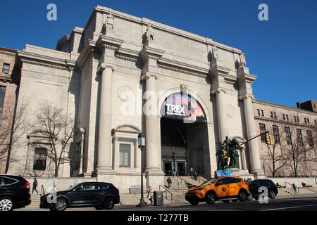 New York, Stati Uniti d'America. 27 Mar, 2019. Il Museo Americano di Storia Naturale (AMNH) in New York. Il Museo di Storia Naturale, uno dei più grandi e più visitato al mondo, sarà 150 anni sul 06.04.2019. (A dpa 'cattedrale della scienza: New York il Museo di Storia Naturale sarà 150' dal 31.03.2019) Credito: Christina Horsten/dpa/Alamy Live News Foto Stock