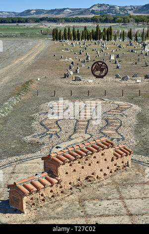 Il cimitero di Las Ruedas, Pintia, Padilla de Duero, Pesquera de Duero, Peñafiel, Valladolid, Castilla y Leon, Spagna, Europa Foto Stock