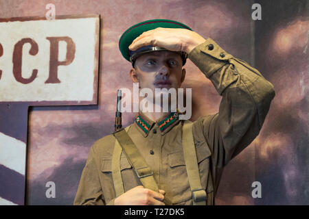 Soldato russo esporre alla Grande Guerra Patriottica Museum a Minsk, in Bielorussia. Foto Stock