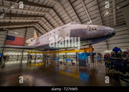 Dicembre 10, 2018 LOS ANGELES, CA, Stati Uniti d'America - Lo Space Shuttle Endeavour sul display al California Science Center di Los Angeles, CA Foto Stock