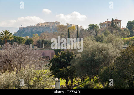 L'Acropoli di Atene, Grecia, con tempio del Partenone. Vista dal Kerameikos Foto Stock