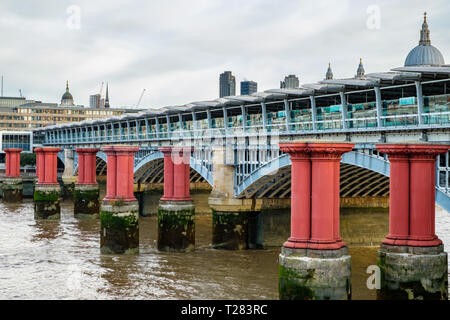 Blackfriars Station, Queen Victoria Street, Blackfriars, Londra Foto Stock