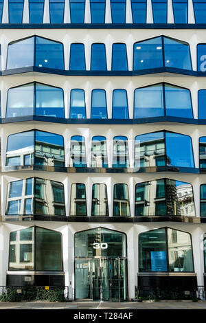 Moderno edificio di uffici, 30 Cannon Street, Mansion House, Londra Foto Stock