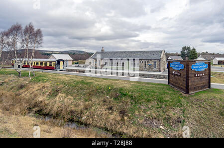 Carrozze ferroviarie convertito in ristorante a Grantown East Highland patrimonio e centro culturale a Grantown on Spey Highland Scozia UK & old station Foto Stock