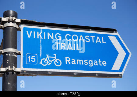 Viking il sentiero costiero sign in Margate, Kent. Ciclo a Ramsgate. Foto Stock