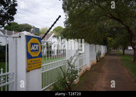 Misure di sicurezza nei sobborghi di Johannesburg Foto Stock