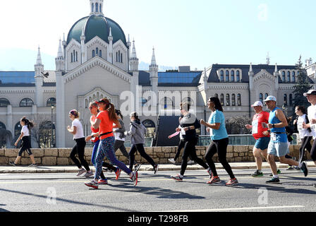 Sarajevo. 31 Mar, 2019. La gente a prendere parte in un contesto internazionale gara di corsa a Sarajevo, Bosnia ed Erzegovina (BiH) il 31 marzo 2019. Credito: Nedim Grabovica/Xinhua/Alamy Live News Foto Stock