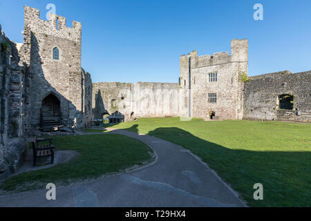 Le rovine del castello di Chepstow in Monmouthshire, Galles del Sud Foto Stock