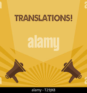 La scrittura della nota mostra traduzioni. Il concetto di business per scritto o stampato processo di traduzione di parole di testo Spotlight vocale attraversando verso l'alto a partire da Foto Stock