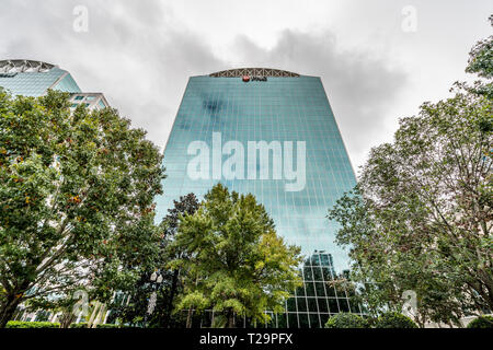 ORLANDO, FLORIDA, Stati Uniti d'America - Dicembre 2018: Orlando, Florida, Stati Uniti d'America - Dicembre 2018: PNC Bank Building a Oriente Pine Street, il centro cittadino di Orlando. Foto Stock