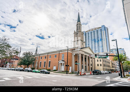 ORLANDO, FLORIDA, Stati Uniti d'America - Dicembre 2018: Downtown chiesa battista, tra Rosalind And Pine Street, il centro cittadino di Orlando, Florida, Stati Uniti. Foto Stock