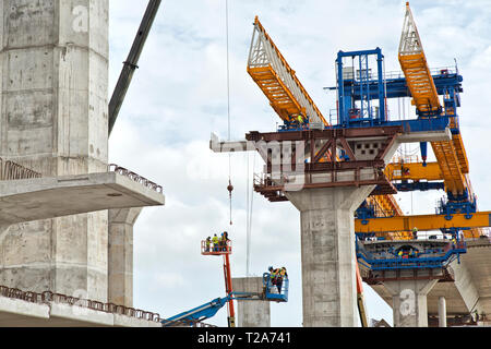 Nuovo porto Bidge costruzione, la luce del mattino, il Ponte del porto attraversa il Corpus Christi Canale di nave che serve il porto di Corpus Christi. Foto Stock