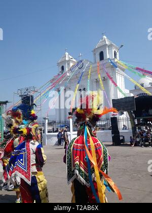 El baile tradicional de los toritos y venados n.a. tradición guatemalteca cultura única fiesta patronale san juan osculcalco quetzaltenango i municipio Foto Stock