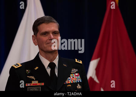 Il comandante uscente della U.S. Comando centrale, Generale Joseph L. Votel, durante la sua cerimonia di pensionamento a Macdill Air Force Base di Marzo 29, 2019 a Tampa, in Florida. Votel in pensione dopo 39 anni di servizio militare. Foto Stock