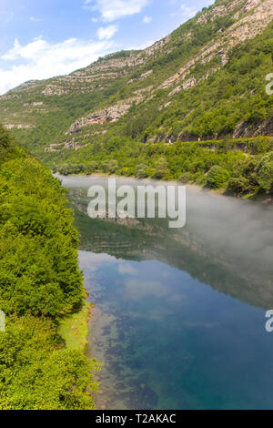 Fiume Trebisnica, Trebinje, Bosnia Erzegovina Foto Stock