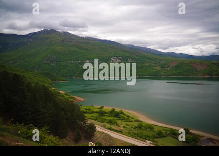 Antenna vista panoramica al Lago esclude in Nord Macedonia Foto Stock