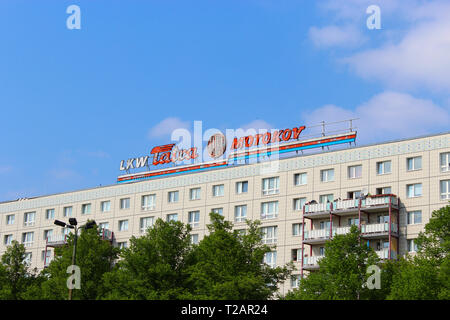 Imponente edificio su Karl-Marx-Allee, a Berlino Est (Germania) Foto Stock