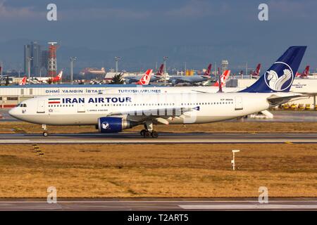 Istanbul, Turchia - 15 Febbraio 2019: l'Iran Airtour Airbus A300 aeroplano ad Istanbul all'aeroporto Atatürk (IST) in Turchia. | Utilizzo di tutto il mondo Foto Stock