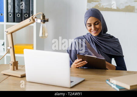 Allegro Arabian lady Foto Stock