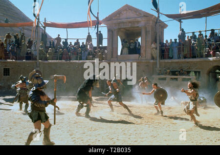 Gladiator è un 2000 epico dramma storico film diretto da Ridley Scott e scritto da David Franzoni, John Logan e William Nicholson. Il film è stato prodotto congiuntamente e rilasciato dalla DreamWorks Pictures e Universal Pictures. Esso stelle Russell Crowe, Joaquin Phoenix, Connie Nielsen, Ralf Möller, Oliver Reed, Djimon Hounsou, Derek Jacobi, John Shrapnel e Richard Harris. Questa fotografia è per il solo uso editoriale ed è il copyright del film company e/o il fotografo assegnato dal film o società di produzione e può essere riprodotto solo da pubblicazioni in congiunzione con la PROM Foto Stock