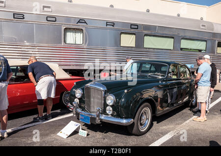 Naples, Florida, Stati Uniti d'America - Marzo 23,2019: Rare blue 1962 Bentley S2 Continental Flying Spur in occasione della trentaduesima annuale deposito Napoli Classic Car Show di Napoli, Fl Foto Stock