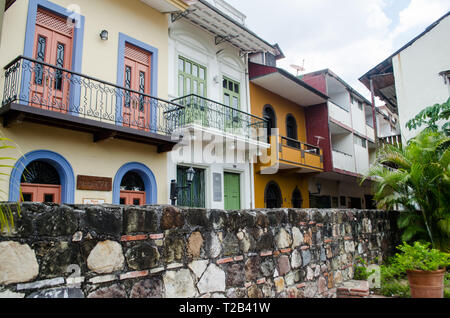 Vecchio distretto architettura in Panama City famoso Casco Viejo, un sito del Patrimonio mondiale dal 1997 Foto Stock
