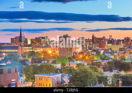 Portland, Maine, Stati Uniti d'America downtown skyline della citta' al tramonto. Foto Stock