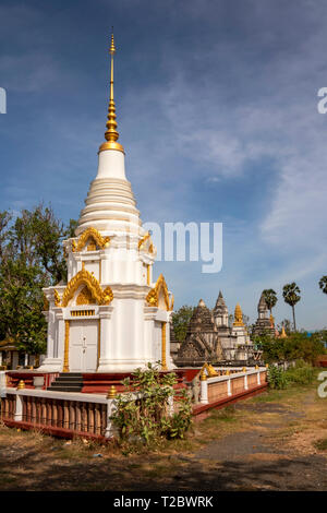 Cambogia, Kampong () Kompong Cham, Banteay Prei Nokor, memorial chortens in motivi di Wat Nokor Foto Stock