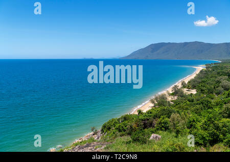 Wangetti Beach da Rex Lookout, Captain Cook Highway, North Queensland, Australia Foto Stock