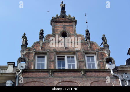 Danzica, Polonia. 08 Luglio, 2018. Palazzi storici della città vecchia di Danzica. Gdansk (in polacco Gdansk) è una città portuale sulla costa baltica della Polonia. Credito: Holger Hollemann/dpa/Alamy Live News Foto Stock