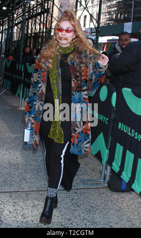 New York, Stati Uniti d'America. 1 Apr 2019. Haley Reinhart a costruire serie in New York City on April 01, 2019 Credit: RW/MediaPunch Credito: MediaPunch Inc/Alamy Live News Foto Stock