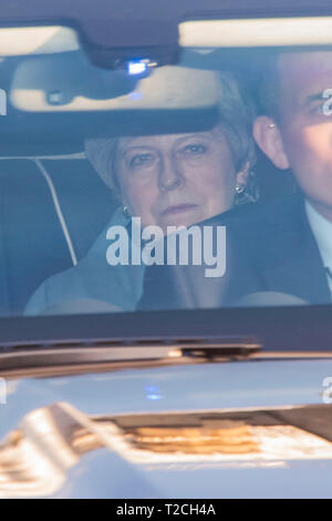 Londra, Regno Unito. 1 Apr 2019. Theresa Maggio lascia il Parlamento. Credito: Guy Bell/Alamy Live News Foto Stock