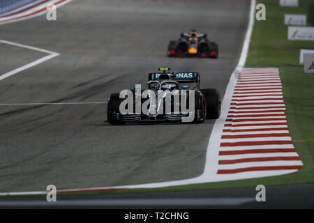 Sakhir, Bahrain. 31 Mar, 2019. VALTTERI BOTTAS di Mercedes AMG Petronas Motorsport durante il 2019 Formula 1 Gran Premio del Bahrain al Circuito Internazionale del Bahrain sul circuito di Sakhir. Credito: James Gasperotti/ZUMA filo/Alamy Live News Foto Stock