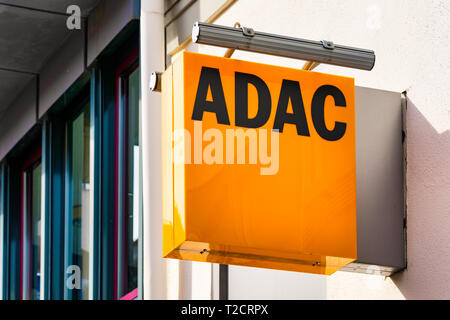 Bensheim, Germania, 03/22/2019: l'ADAC l'Europa è il più grande club di traffico. La sua originale e più conosciuto è il servizio assistenza guasti. Foto Stock