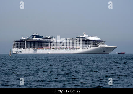 Nave da crociera MSC Splendida in mare Foto Stock