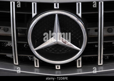 Mercedes Benz simbolo di badge Foto Stock