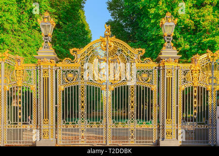 Canada Gate, una grande entrata nel Green Park, Londra Foto Stock