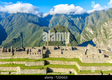 Vecchie rovine inca e sulle montagne circostanti, Machu Picchu, Urubamba provnce, Perù Foto Stock