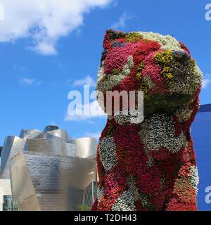 Jeff Koons Puppy scultura, Museo Guggenheim, Bilbao Foto Stock