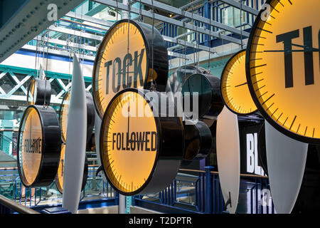 Il passare del tempo nella fabbrica di Guiness in Irlanda. Foto Stock