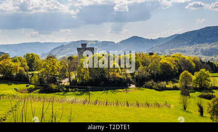 Castello di Arteaga nella Riserva della Biosfera di Urdaibai, giornata di sole Foto Stock