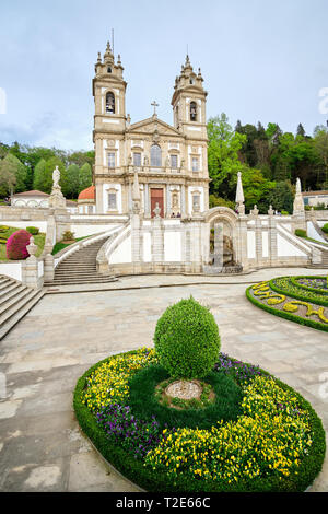 Braga, Portogallo - 31 Marzo 2019: i giardini vicino al santuario di Bom Jesus do Monte Braga, Portogallo. Foto Stock