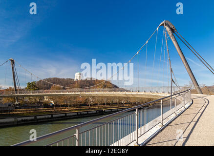 Passerella sul fiume Altmuehl a Kelheim Foto Stock