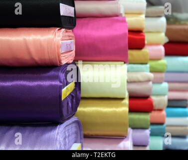 Rotolo di seta tessuti Foto Stock