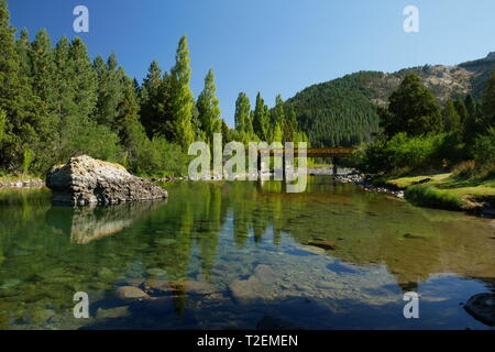 Meliquina fiume in Lanin National Park, Patagonia, Argentina Foto Stock