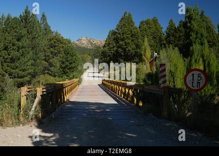 Meliquina fiume in Lanin National Park, Patagonia, Argentina Foto Stock