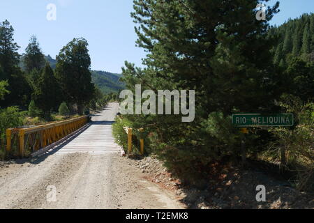 Meliquina fiume in Lanin National Park, Patagonia, Argentina Foto Stock