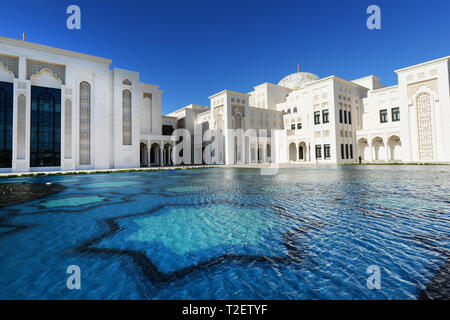 La bellissima Qasr Al Watan - Palazzo Presidenziale ad Abu Dhabi, negli Emirati Arabi Uniti. Foto Stock